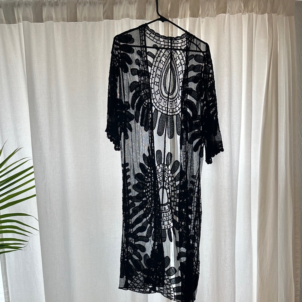 Donating 04/15 Black Sheer Lace Kimono Cover-Up